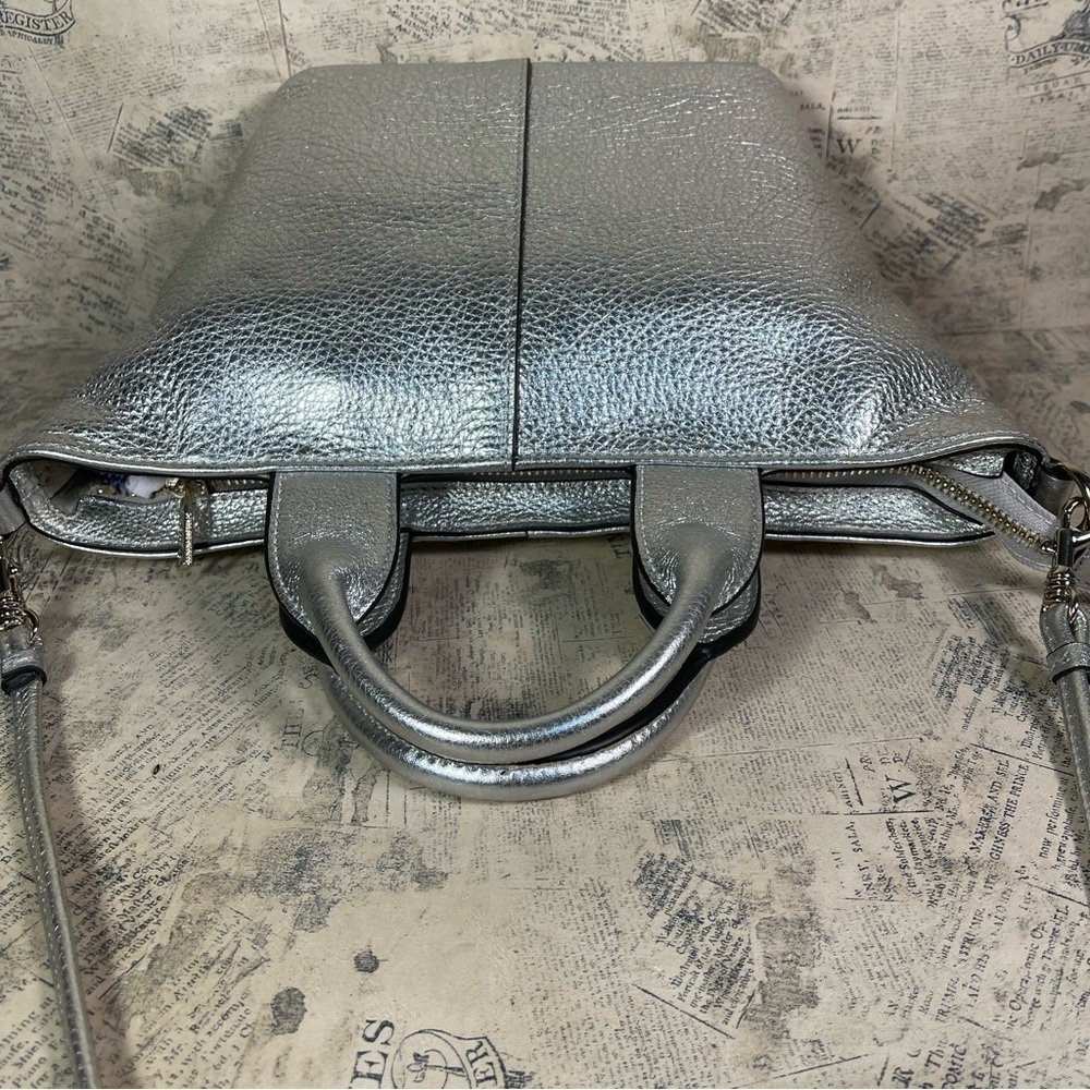 Banana Republic silver leather bag detachable crossbody strap - Picture 6 of 12